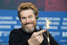 当地时间2018年2月20日，德国柏林，第68届柏林电影节，《长城》男配威廉·达福（Willem Dafoe）获得终身成就将捧得金熊。