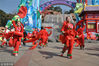2018年2月28日，农历正月十三，民俗演员在西安大唐芙蓉园表演延安安塞腰鼓，欢欢喜喜闹新春，迎接即将到来的元宵佳节。