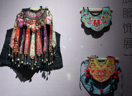 Costume of Bai Ethnic Group exhibited in Huai’an Museum
