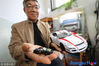 Qu Jinrong from Erlangxiang community in Suzhou’s Gusu District has gained the reputation as a “super collector” for his more than 700 model cars including sports cars, engineering vans and firefighting trucks.
Qu has filled his two-bedroom house with them and is even able to tell a story for each model.