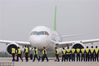 2017年5月5日，上海，C919国产大飞机在浦东国际机场准备首飞。