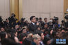 十三届全国人大一次会议新闻中心3月8日上午10时在梅地亚中心多功能厅举行记者会，邀请外交部部长王毅就“中国外交政策和对外关系”回答中外记者提问。图为人民日报记者在现场提问。 新华网/中国政府网 翟子赫 摄