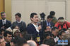 十三届全国人大一次会议新闻中心于3月8日上午10时在梅地亚中心多功能厅举行记者会，邀请外交部部长王毅就“中国外交政策和对外关系”回答中外记者提问。图为澎湃新闻记者提问。新华网/中国政府网陈杰 摄