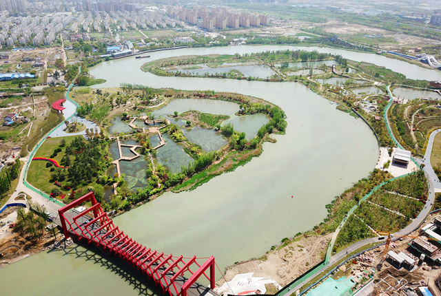 江苏扬州：航拍运河三湾生态公园 春意盎然芳华尽显