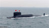 2009年4月23日，接受检阅的中国海军核潜艇。当天，纪念人民海军成立60周年海上阅兵活动在青岛附近海域隆重举行。