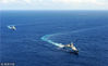 2010年8月27日，亚丁湾海域，第五批护航编队广州舰、巢湖舰正在组织舰艇编队运动。