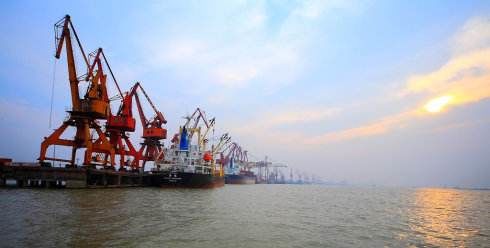 镇江港外贸货物吞吐量大幅增长