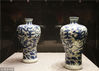 2018年5月17日，南宁，在南宁博物馆展出的展品“明万历青花双龙戏珠纹梅瓶”。