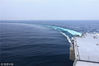2018年5月18日中午12时许，我国第二艘航母完成首次出海试验任务，返抵大连造船厂码头。