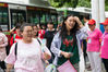 2018年6月7日下午，在江苏如皋第一中学考点，考试结束后，学生们表情轻松走出考场。