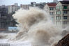 2018年7月11日，浙江台州，受台风“玛莉亚”影响，温岭市石塘镇金沙滩海域潮水拍打海岸掀起十多米高巨浪。