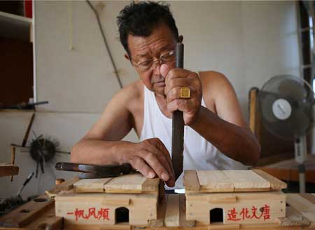 Huai’an: an 80-Year Old Man’s Story with 4-Sail Wooden Boats 