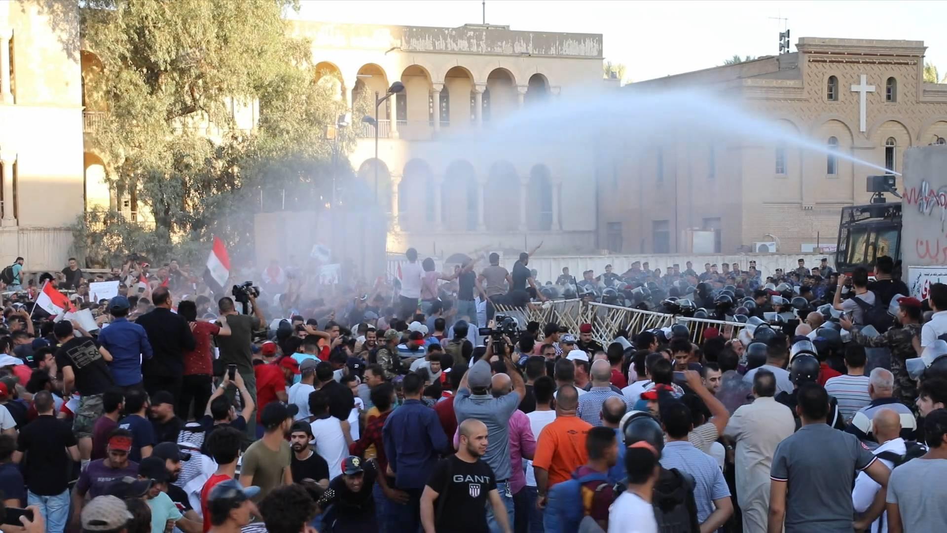 伊拉克多省份民众抗议引发冲突致1死41伤