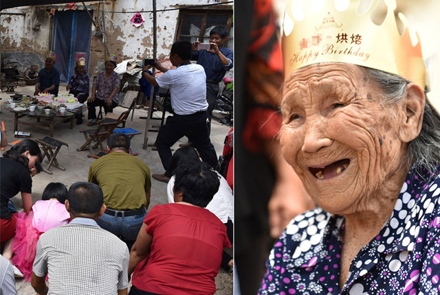 山东日照：105岁老人过生日  30多位子孙磕头祝寿