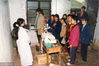 1993年，四川省丰都县理明乡接受B超检查的群众。