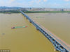 2018年9月9日，南京。经过一年多的封闭维修，南京长江大桥初露新颜，在蓝天白云的映衬下显得格外壮美。这是自1968年建成通车以来，南京长江大桥第一次全封闭大修，计划将于今年年底通车。方东旭/视觉中国