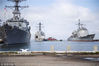 当地时间2018年9月10、11日，美国诺福克海军基地，近30艘军舰将在飓风抵达前，前往大西洋未受飓风影响的海域；一些正处维护状态的军舰则将采取额外防护措施，留在港中。