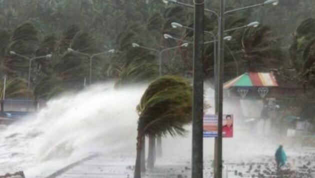 超强台风"山竹"登陆菲律宾 加速向南海前进