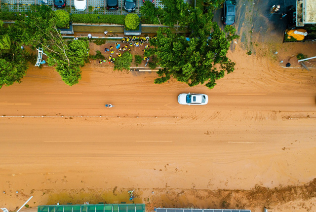 广东珠海：航拍情侣路 台风“山竹”过后一片泥泞