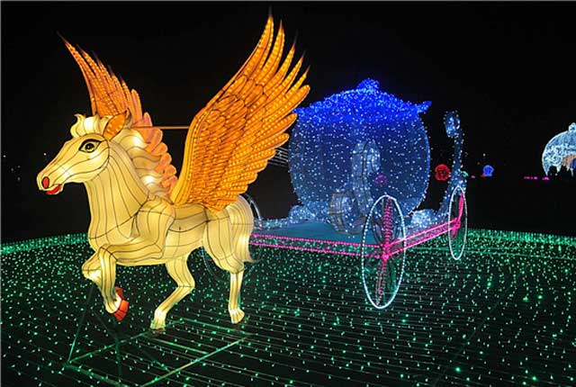 福州：奇幻光雕艺术展正式亮灯 打造“不夜之城”