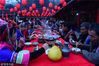 2019年1月13日，浙江省丽水市景宁畲族自治县，长桌宴开吃大快朵颐。