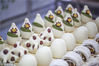 从2018年开始，赵晓萍设计制作了几十种手工馒头产品，包括各种生肖动物，花朵鱼鸟等，甚至制作出了馒头版的生日蛋糕，并且十分畅销。

