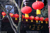 2019年1月23日，南京，在夫子庙景区核心景区，各种造型的灯组已安装完毕，美不胜收，吸引众多游客驻足欣赏、拍照。