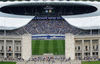 当地时间2011年7月27日，德国柏林，在柏林奥林匹克体育场(Olympiastadion)，柏林赫塔队的支持者们来到这里观看柏林赫塔队与皇家马德里队的友谊赛。PATRIK STOLLARZ/视觉中国