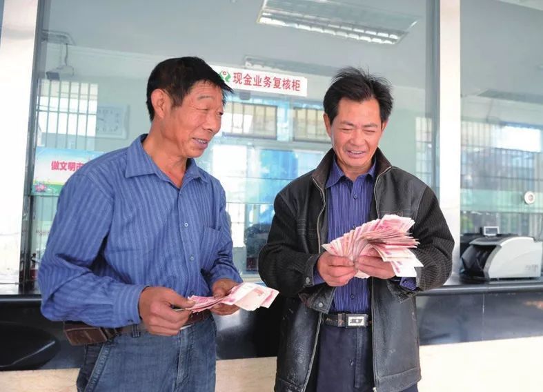 金湖：六十年砥砺奋进 描绘荷都锦绣画卷