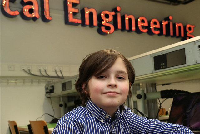 比利时9岁神童将从大学毕业 职业理想是研发人造器官