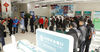 2019年11月28日，江苏淮安，在一家银行网点，市民排队兑换泰山纪念币。赵启瑞/视觉中国