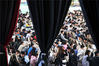 2019年11月3日，来自湖北省内的近2万名考生在武汉11大考点参加美术统考模拟考试。
