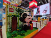 2019年11月4日，上海，品质生活展区的乐高展台，用积木搭成的进博会吉祥物熊猫“进宝”引起不少人关注。
