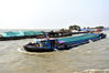 2019年11月4日，京杭大运河江苏扬州段水域，货船川流不息。