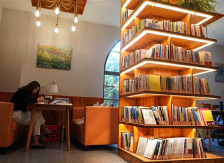 Mini libraries in east China's Jiangsu