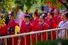 2019年11月9日，武汉中华礼乐大会，全球数千汉服齐聚上演“古今穿越”引围观。
