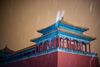 2019年12月16日凌晨，夜半时分一下雪，北京就成了北平，故宫就变成了紫禁城！北京故宫午门前，游客在雪中拍照。刚过12点，午门附近雪花渐大，几位游客深夜来到午门，拍摄雪中故宫。