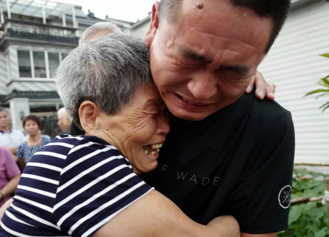 一个副镇长的退休生活：那些悲欢故事，那些泪洒当场……