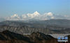 　这是12月29日在四川省峨眉山金顶拍摄的景色。 时值冬日，峨眉山银装素裹、宛如仙境。 新华社记者 李梦馨 摄