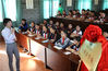 2019年10月24日，浙江湖州，王萍律师用相关案例，向德清四中学生们讲解法律知识。