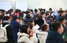 2019年12月7日，江苏省南京市，江苏省2020年考试录用公务员公共科目笔试南京林业大学考点，考生在等待进入考场。
