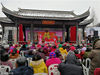 2019年2月9日，江苏省淮安市洪泽大湖艺术团在水釜城景区露天舞台为观众演出《女驸马》。