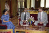 当地时间2019年2月25日，摩洛哥拉巴特，王室夫妇参观穆罕默德六世(KingMohammedVIofMorocco)的官邸。