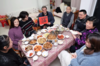 嘎杰科被朋友们昵称为嘎哥，在淮师美术学院任教，来自俄罗斯，毕业于著名的列宾美术学院。第一次在淮安过年的嘎哥并不孤独，这几天在朋友的陪伴下过足年瘾，逛庙会、尝小吃忙得不亦乐乎。一起来看看嘎哥的中国年！
