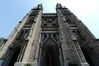 1902年，天主教山东北境教区的方济各会荷兰籍主教申永福（EphremGiesen）在得到庚子赔款以后，主持在洪家楼动工兴建新的主教座堂，到1905年座堂完工。由奥地利修士庞会襄设计，平面为拉丁十字形，教堂的外墙用石块砌成，西面的正立面有两座高大的尖顶钟楼，还有众多的小尖塔。教堂内部布满了天主教题材的壁画和雕刻，大厅可容纳800人。
