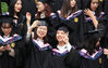 2019年4月19日，江苏省南京市，南京大学2019年毕业生拍摄毕业照。