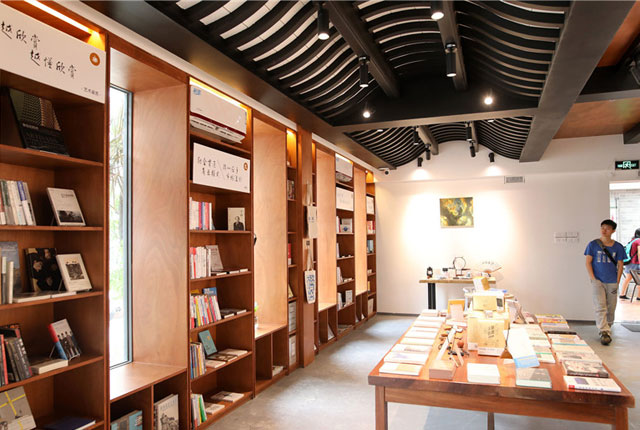 世界读书日 走进广东顺德首家24小时不打烊书店，优雅清净！