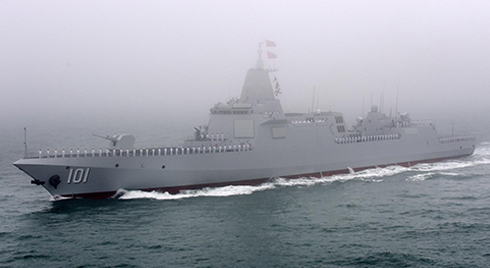 中国海军节：“101”与“南昌舰”合体，万吨大驱青岛亮舰