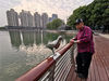 2019年5月9日，武汉，4对不锈钢材质的和平鸽雕塑被安装在西北湖广场环湖的护栏上，其中1对安装仅一天就“飞”走一只。