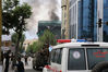 当地时间2019年5月8日，阿富汗喀布尔，据俄罗斯卫星网报道，阿富汗卫生部发言人马亚尔表示，阿富汗首都喀布尔市8日发生的爆炸已造成12人受伤。阿富汗内政部发言人拉希米指出，爆炸地点位于非政府组织美国援外合作署(CARE International)的办公大楼附近。据报道，爆炸发生后，又爆发枪击。塔利班组织宣布对此次爆炸负责。